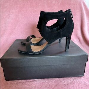 Tahari Elegant Black Heeled Sandals Size 6.5